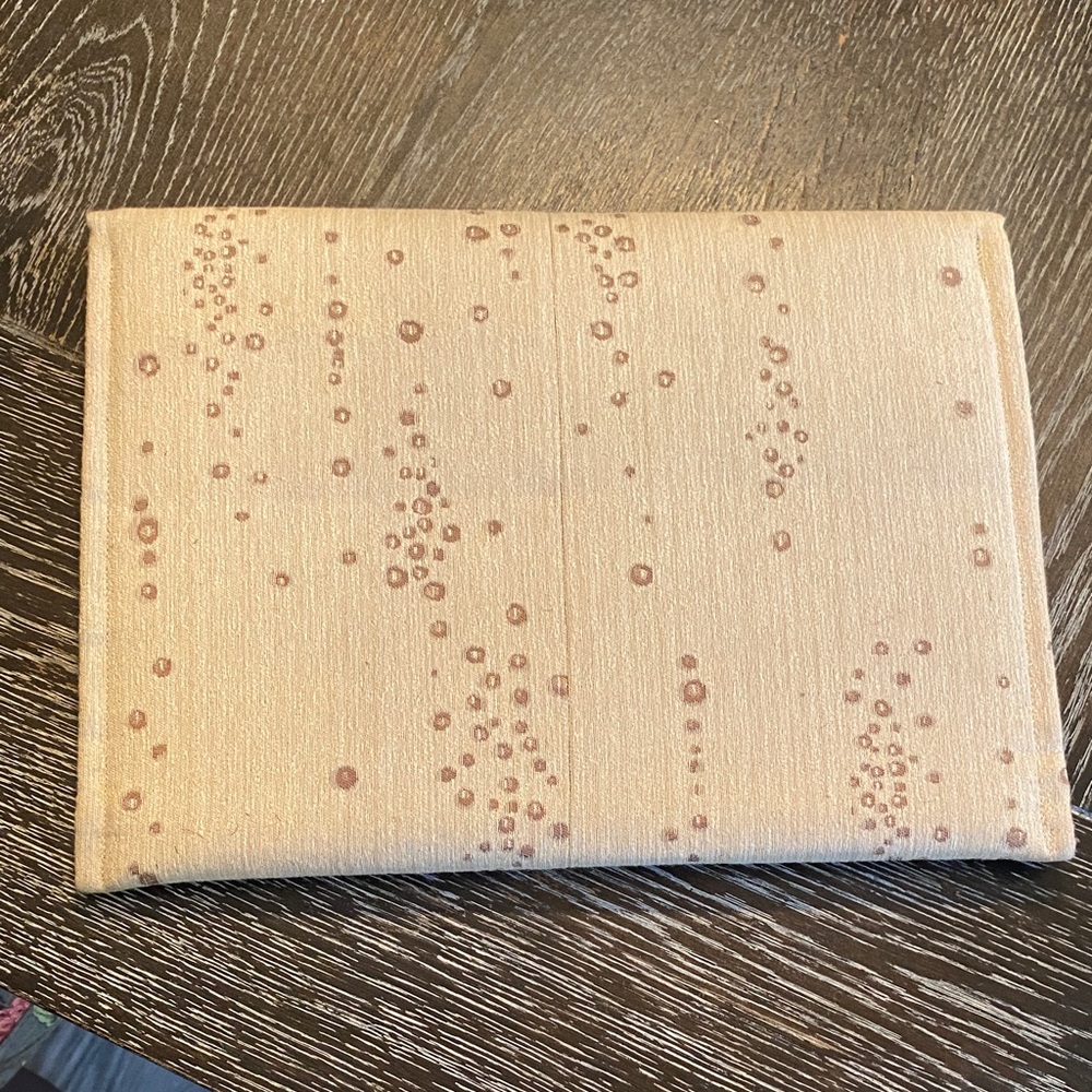 Source Unknown Cream Clutch with Brown Accents - Picture 4 of 10